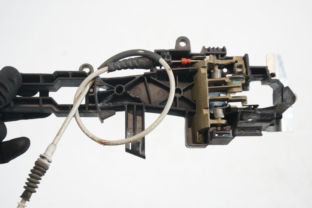 Rear door exterior handle/bracket (6)