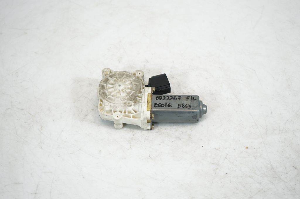 Front door window regulator motor (5)