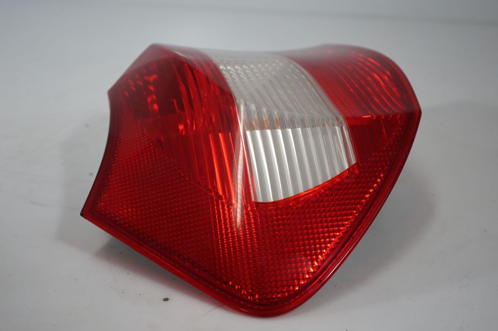 Rear/tail lights (8)