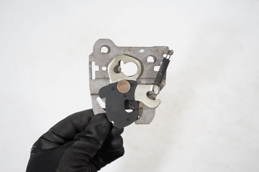 Seat back rest lock catch (6)