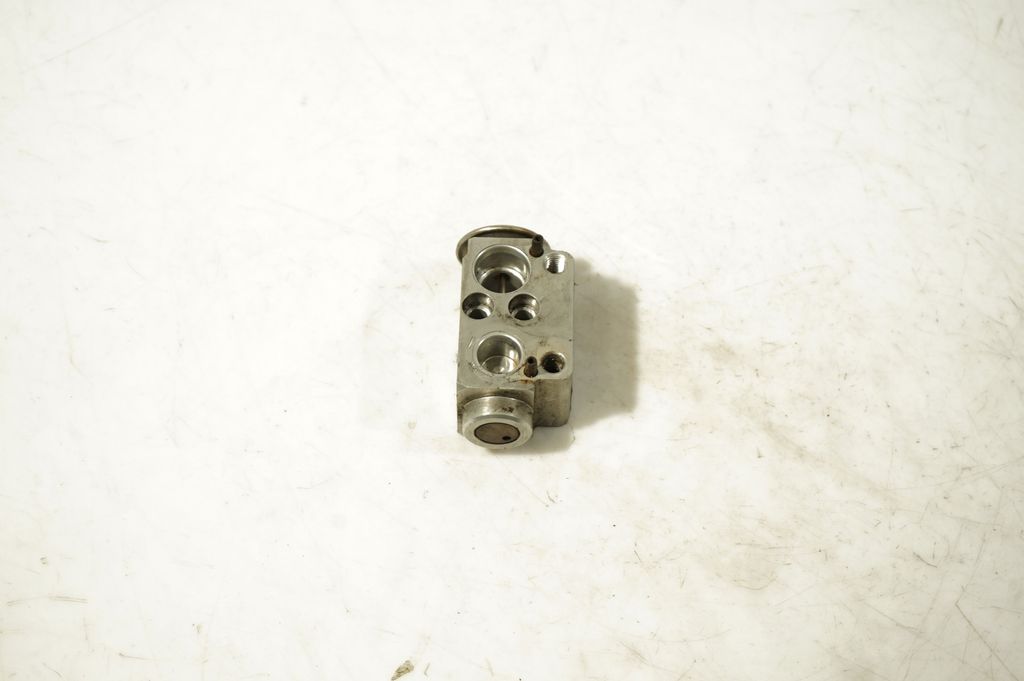 Air conditioning (A/C) expansion valve (2)