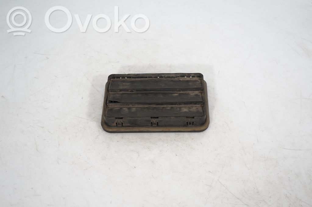 Quarter panel pressure vent (5)