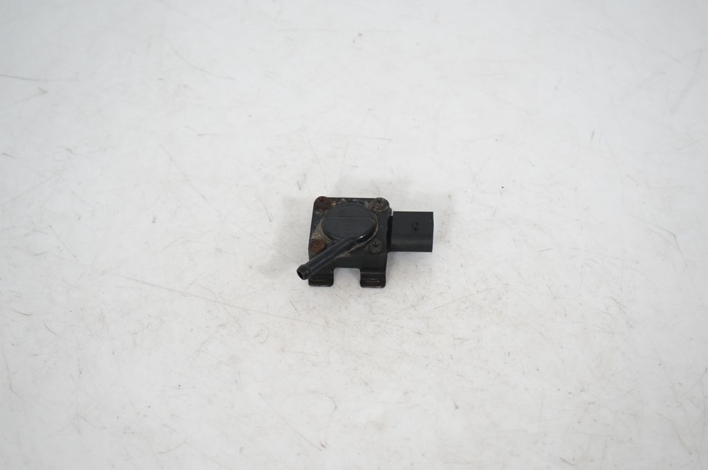 Exhaust gas pressure sensor (2)