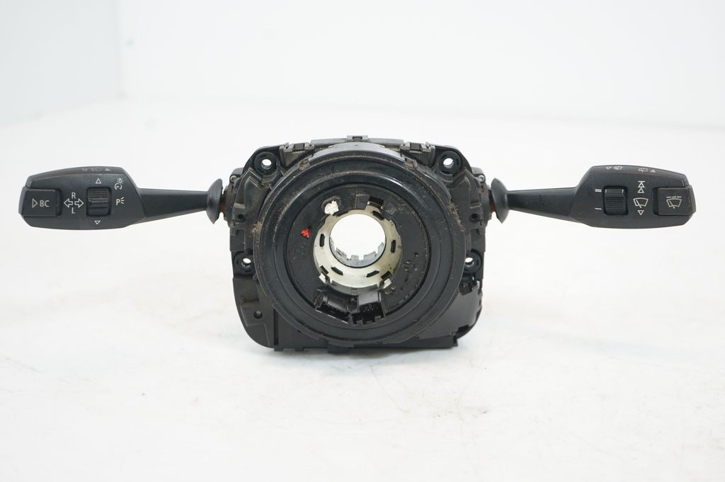 Wiper turn signal indicator stalk/switch (9)