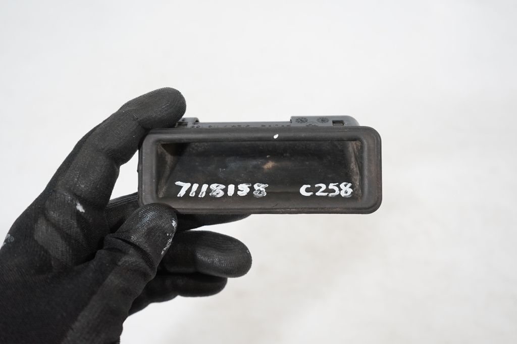 Tailgate/trunk/boot exterior handle (8)