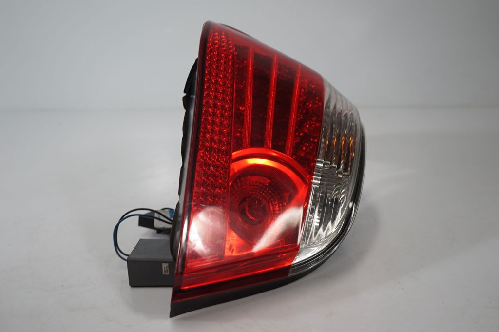 Rear/tail lights (8)