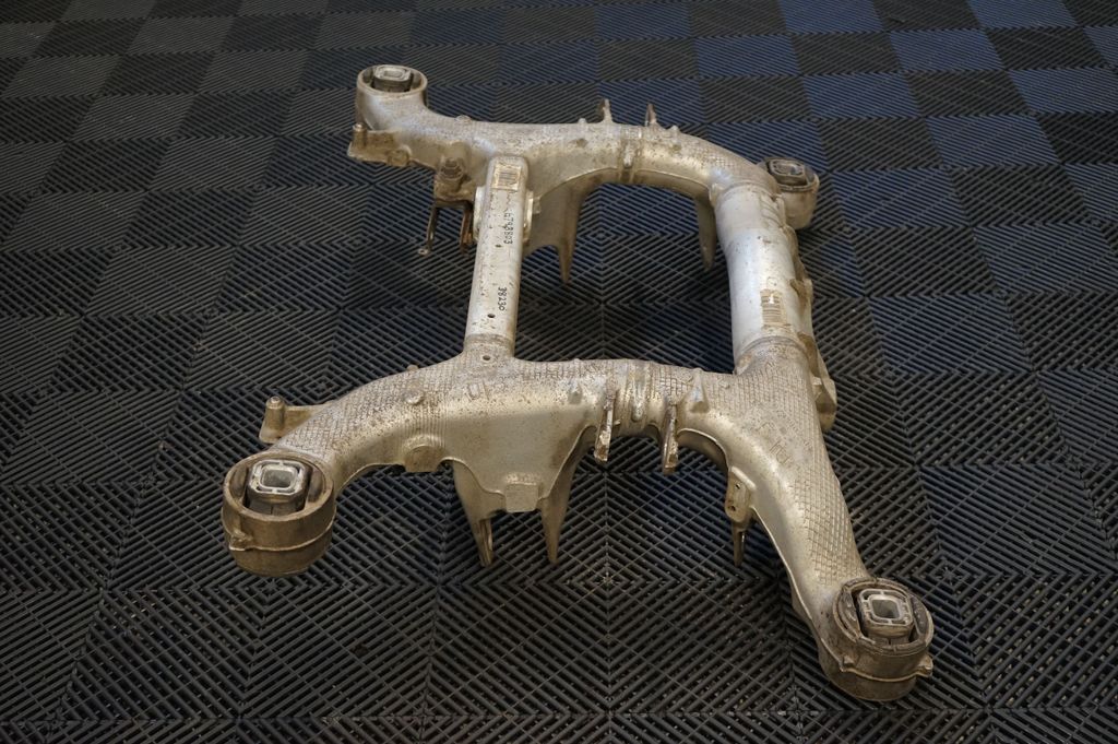 Rear subframe (2)