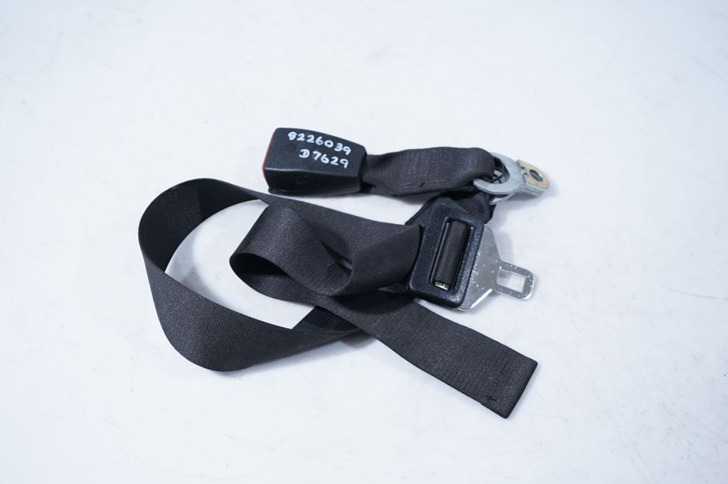 Rear seatbelt buckle