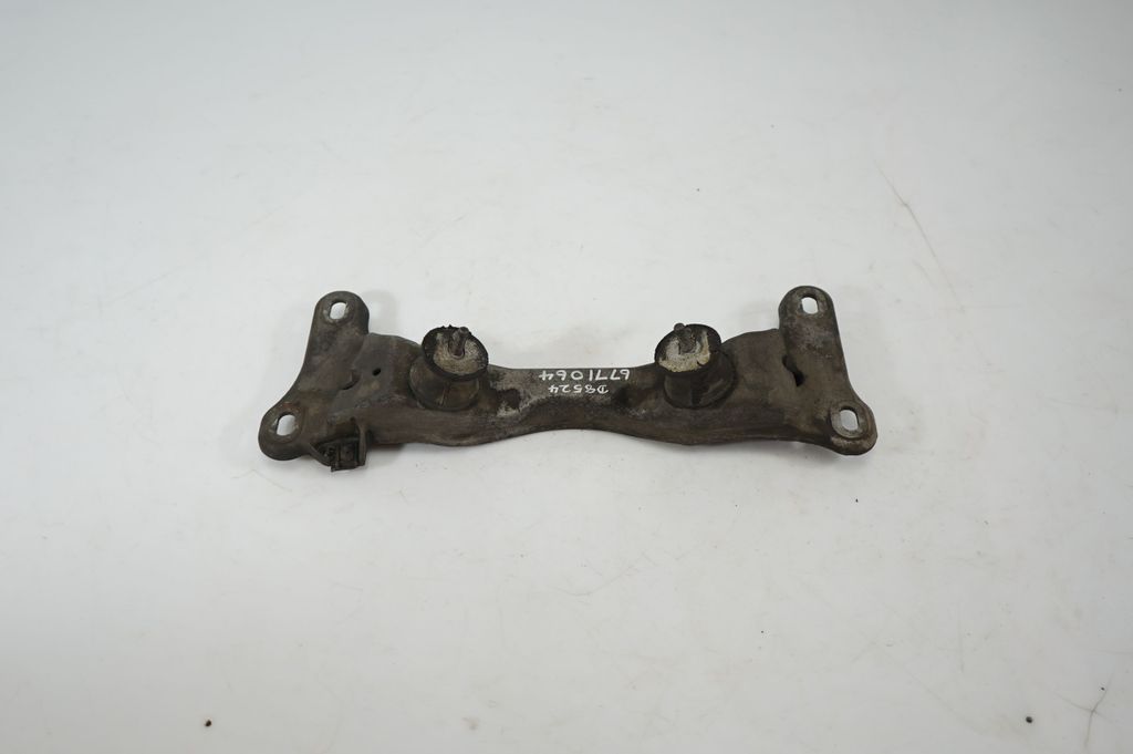 Gearbox mounting bracket (3)
