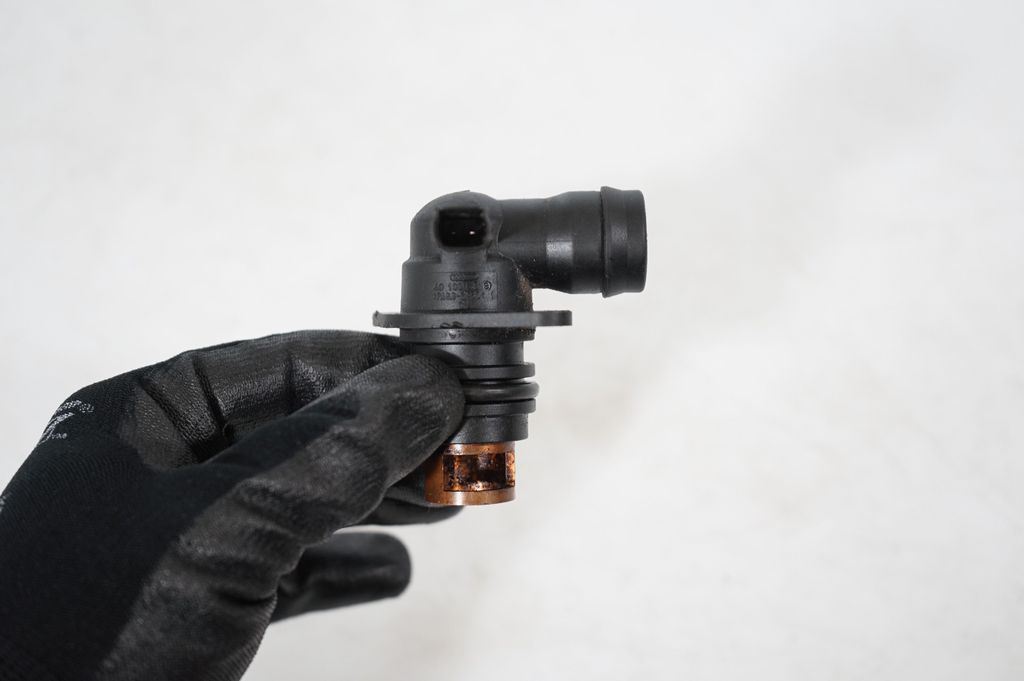 Breather hose/pipe (6)