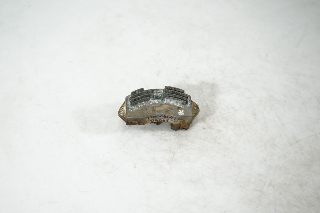 Heater blower motor/fan resistor