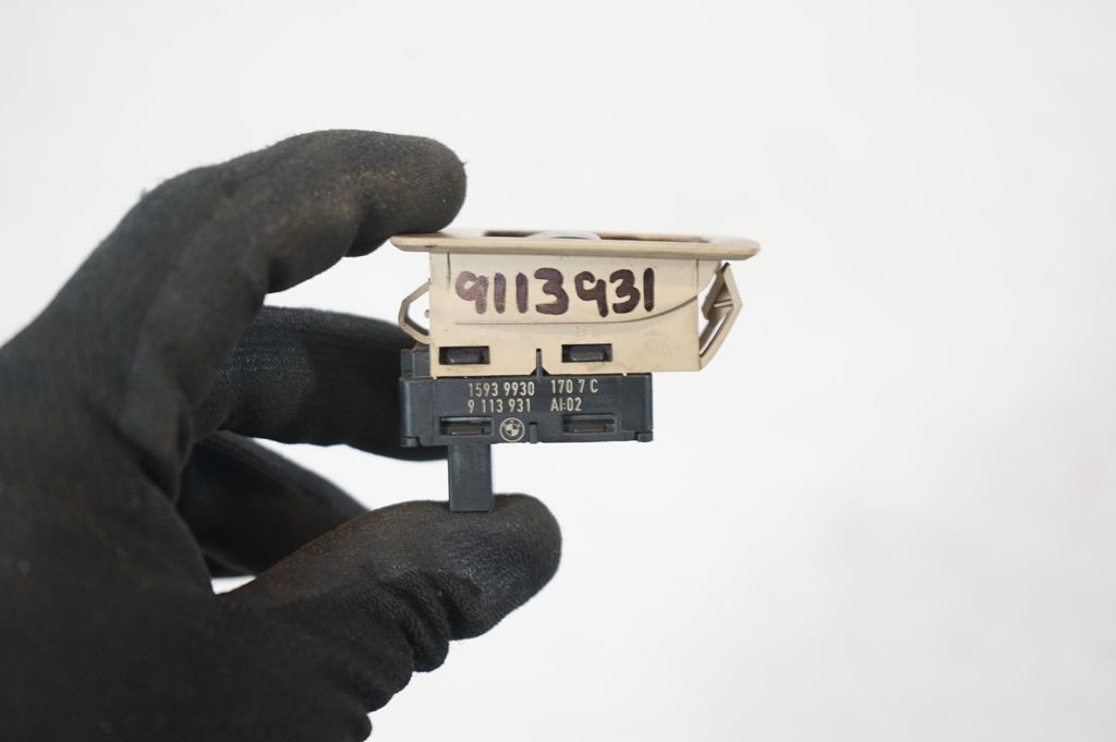 Electric window control switch (9)