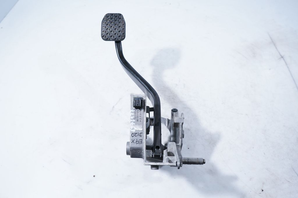 Pedal assembly (2)