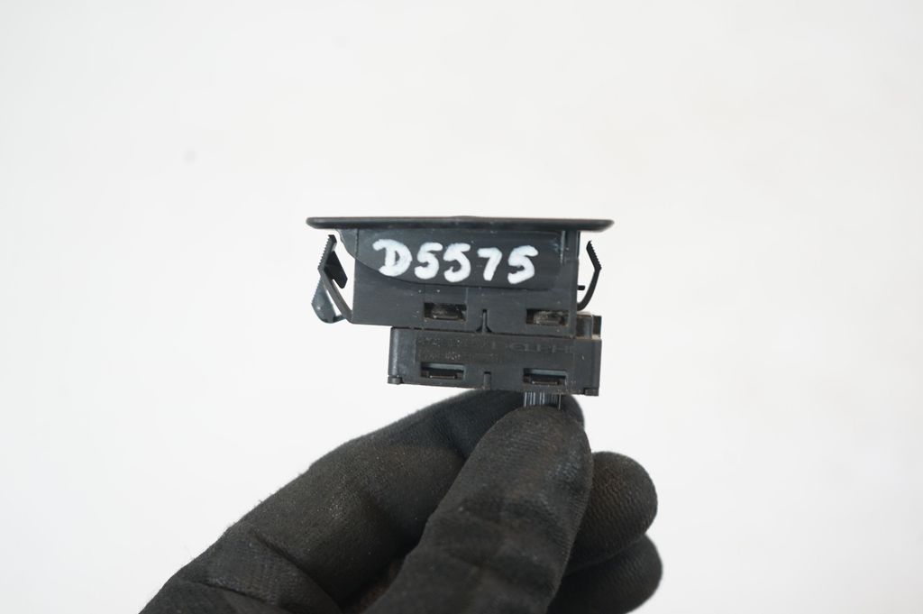 Electric window control switch (8)