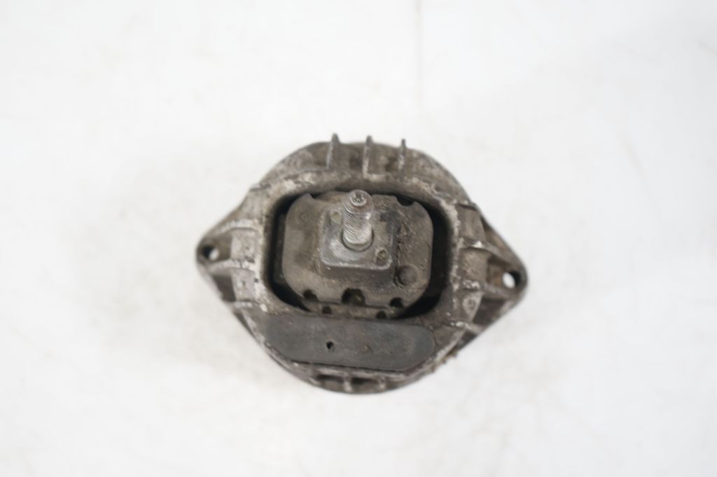 Engine mount bracket (6)