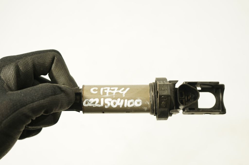 High voltage ignition coil (7)