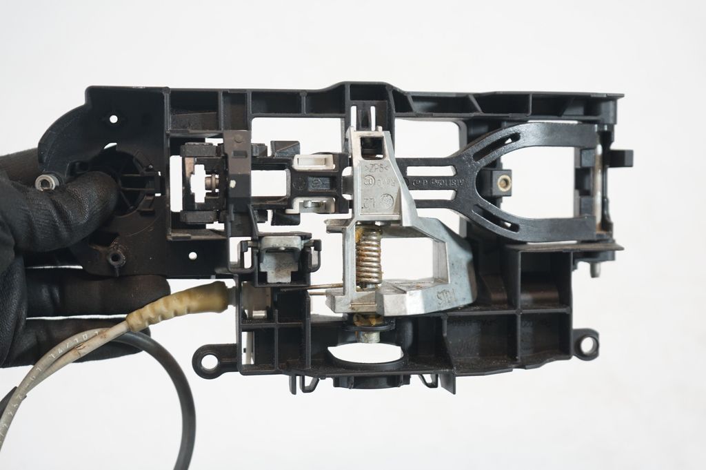 Rear door exterior handle (7)