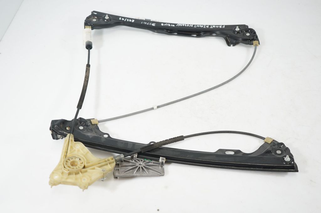 Front door window regulator with motor (3)