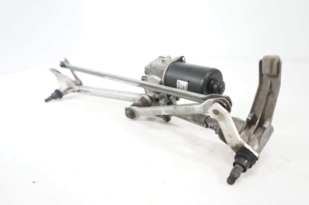 Front wiper linkage and motor (7)