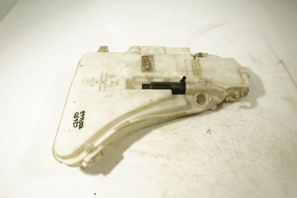 Windshield washer fluid reservoir/tank (4)