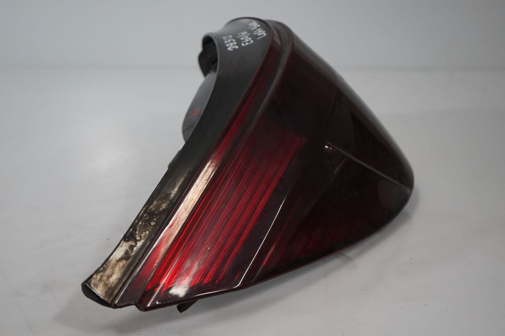 Rear/tail lights (8)