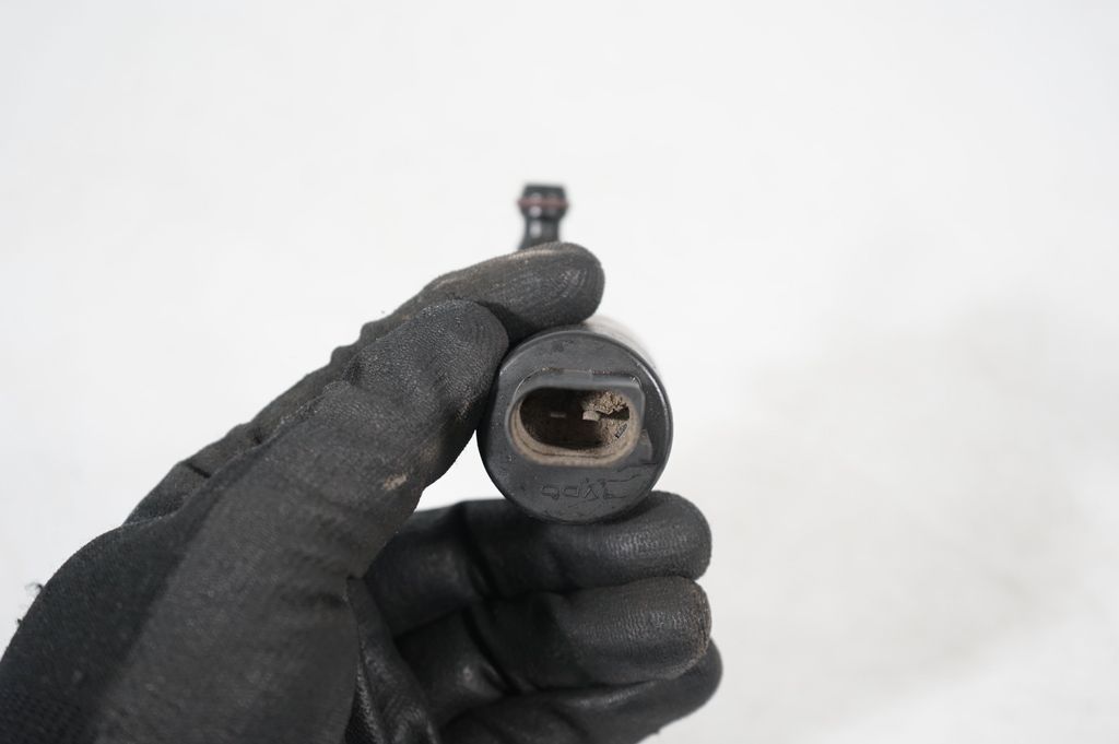 Headlight washer pump (6)