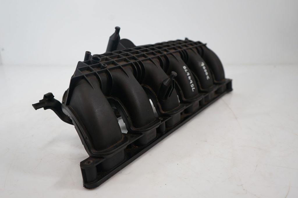 Intake manifold (7)