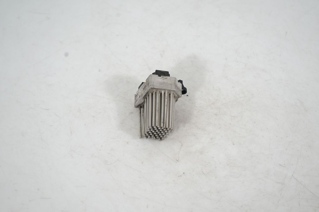 Heater blower motor/fan resistor (2)