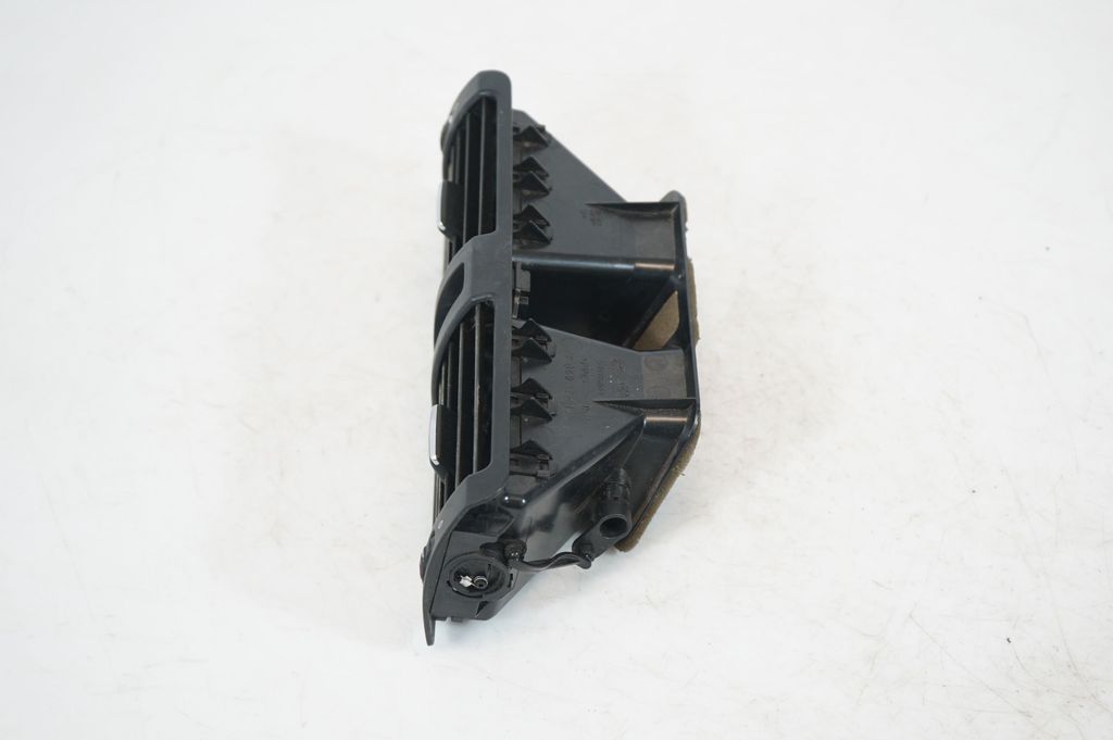 Dash center air vent grill (2)