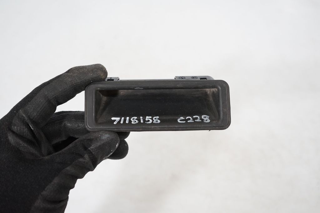 Tailgate/trunk/boot exterior handle (8)