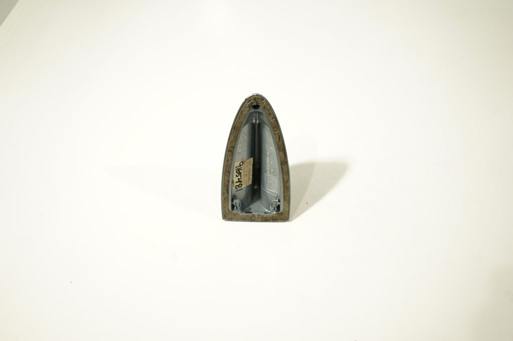 Roof (GPS) antenna cover (6)
