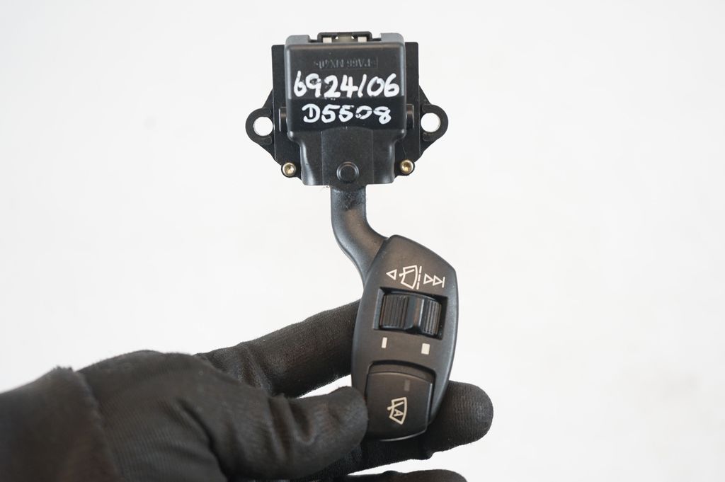 Wiper control stalk (8)