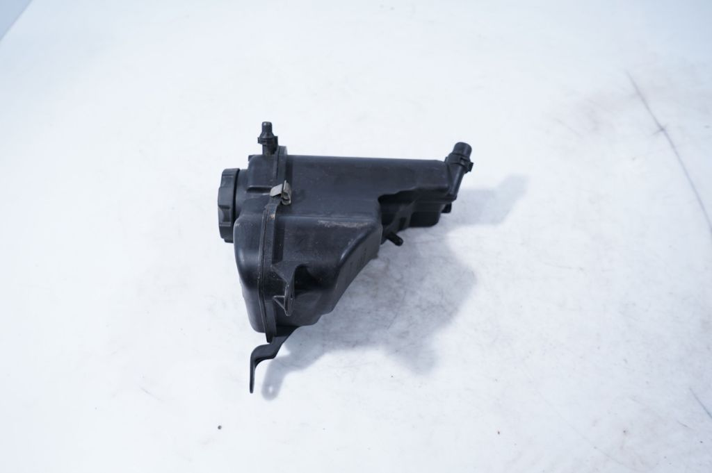 Coolant expansion tank/reservoir (4)