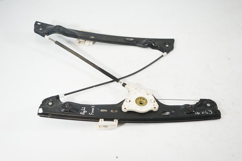 Front door window regulator with motor (5)