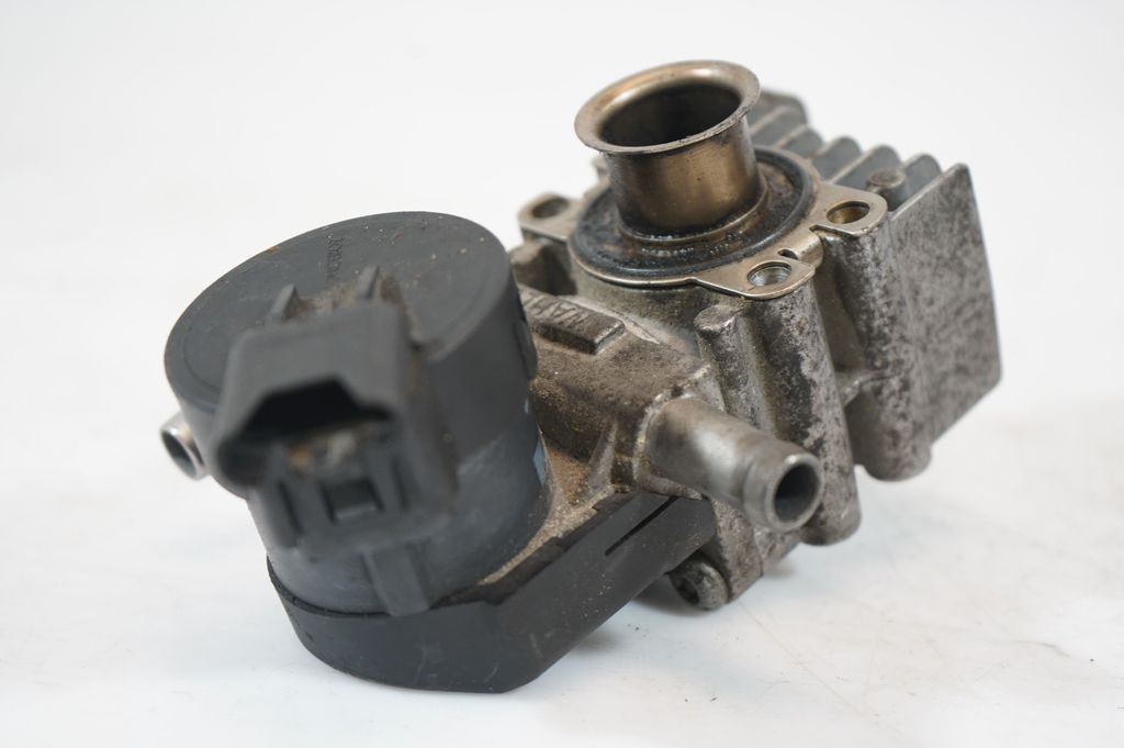 EGR valve (8)