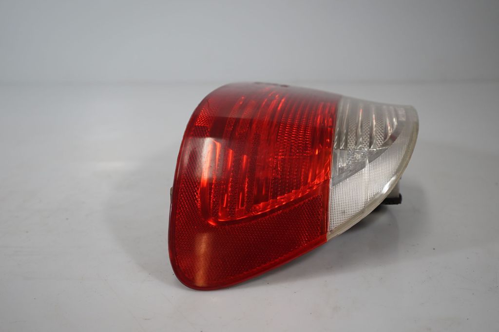 Rear/tail lights (8)