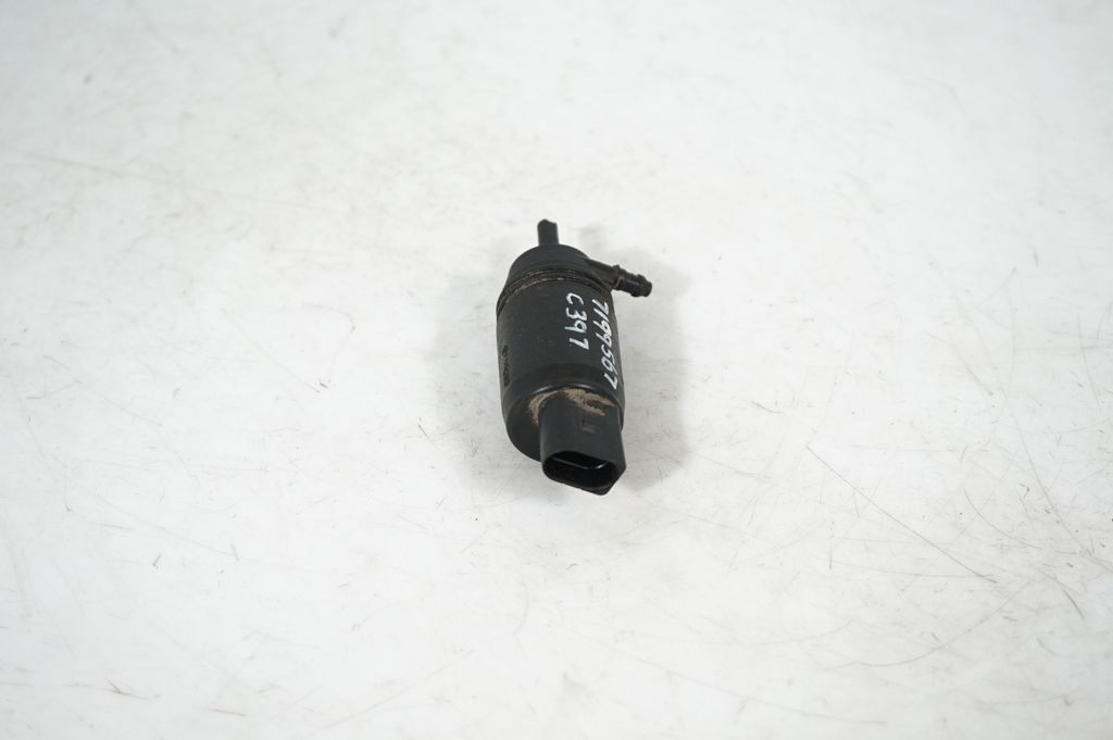 Windscreen/windshield washer pump (2)