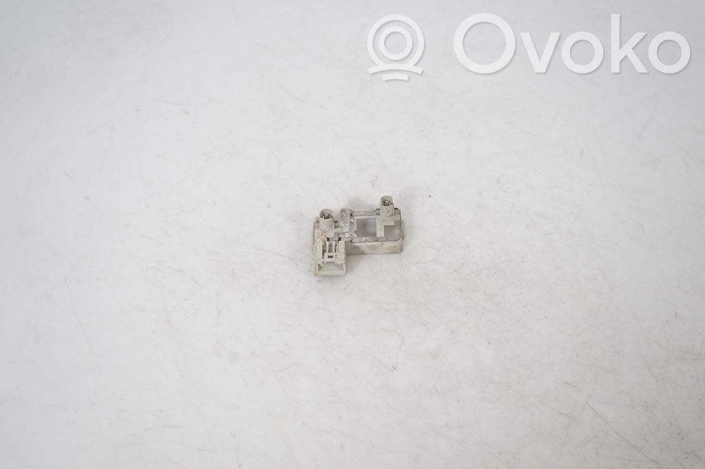 Tailgate rear/tail lights (3)