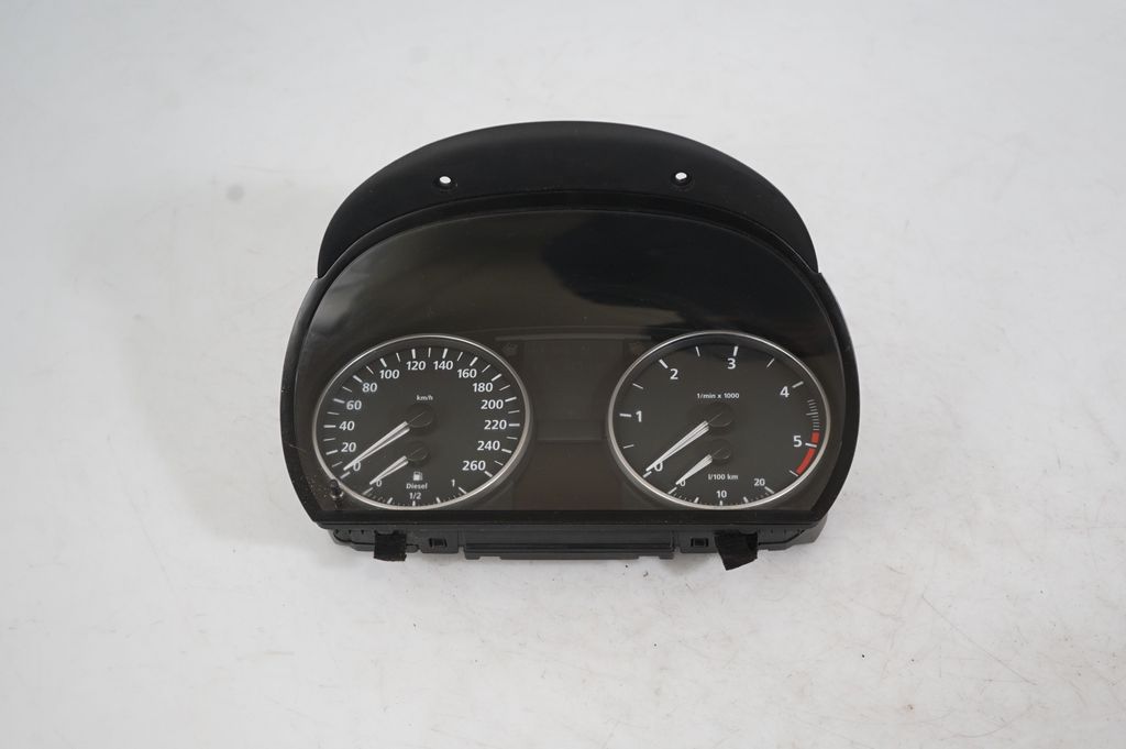 Speedometer (instrument cluster)
