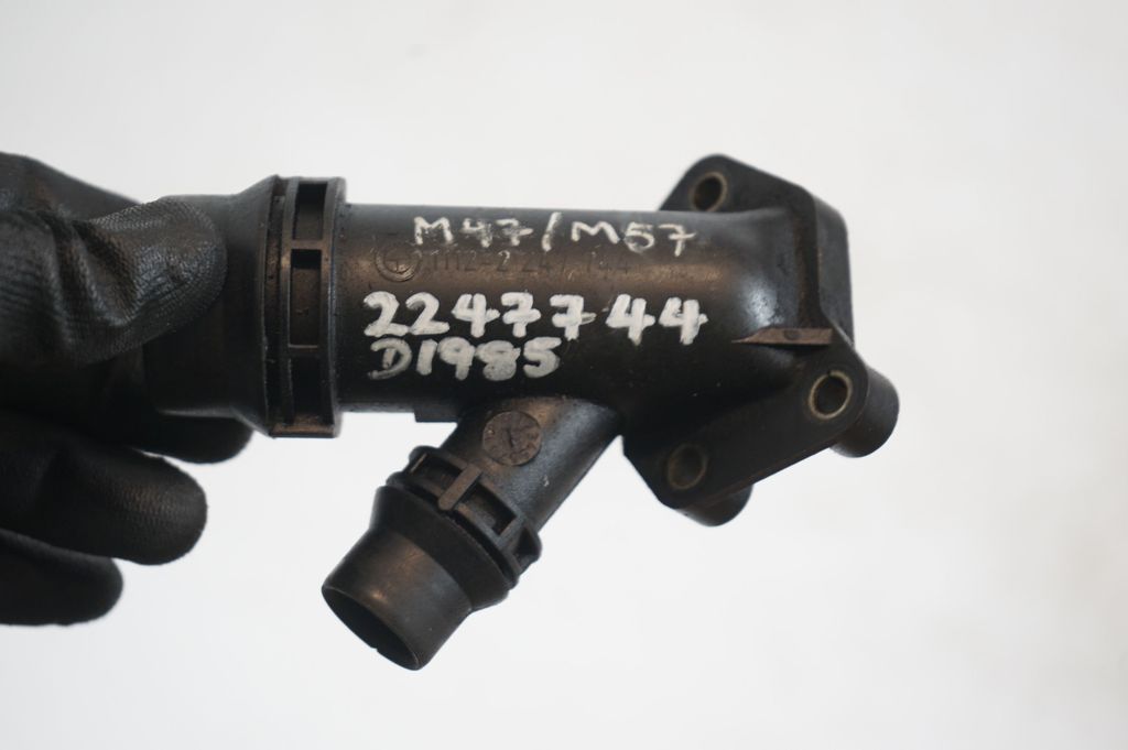 Engine coolant pipe/hose (8)