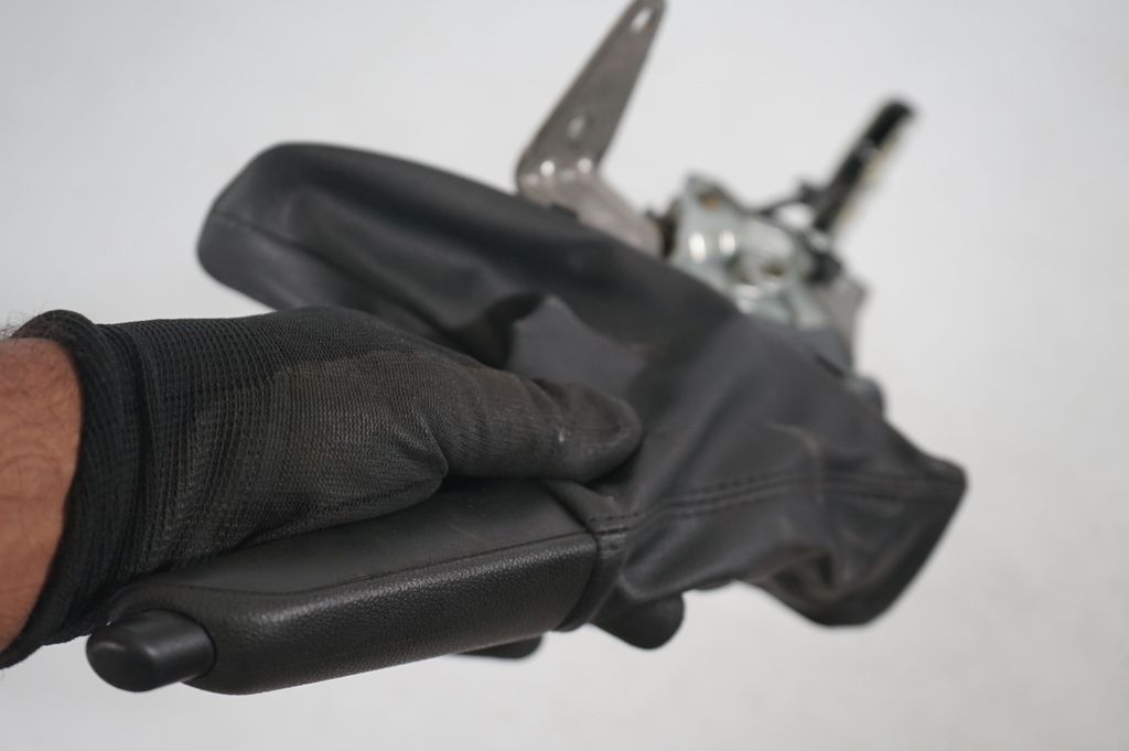 Handbrake/parking brake lever assembly (7)