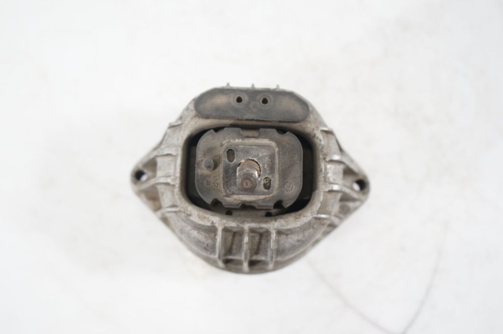 Engine mount bracket (7)