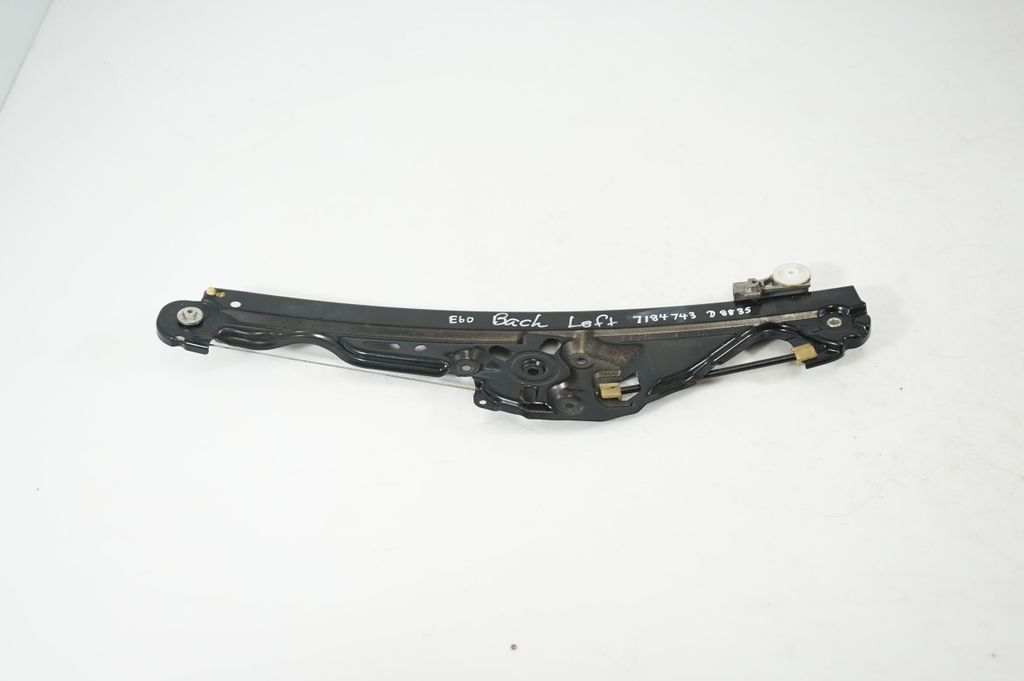 Rear door window regulator with motor