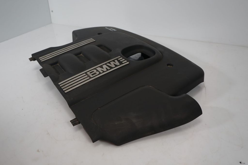 Engine cover (trim) (7)