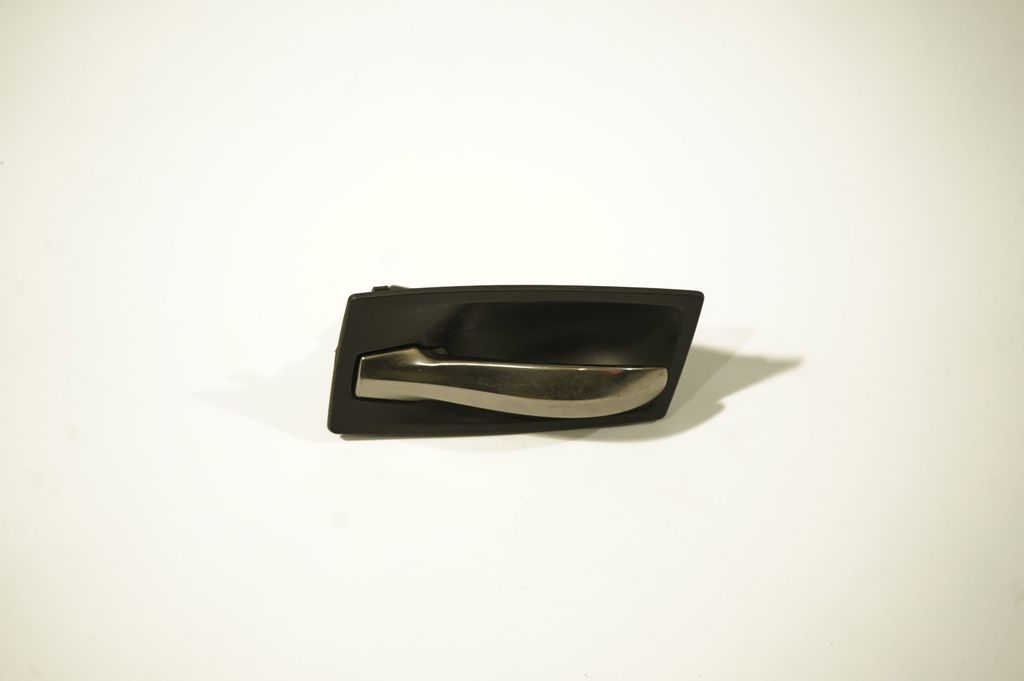 Rear door interior handle