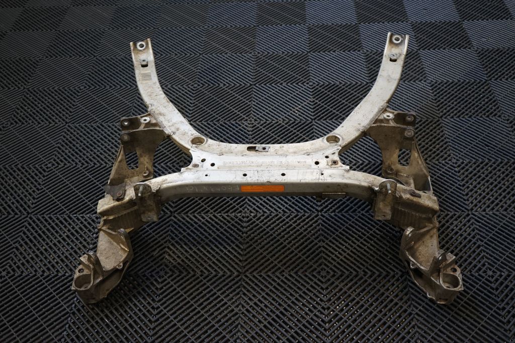 Front subframe (5)