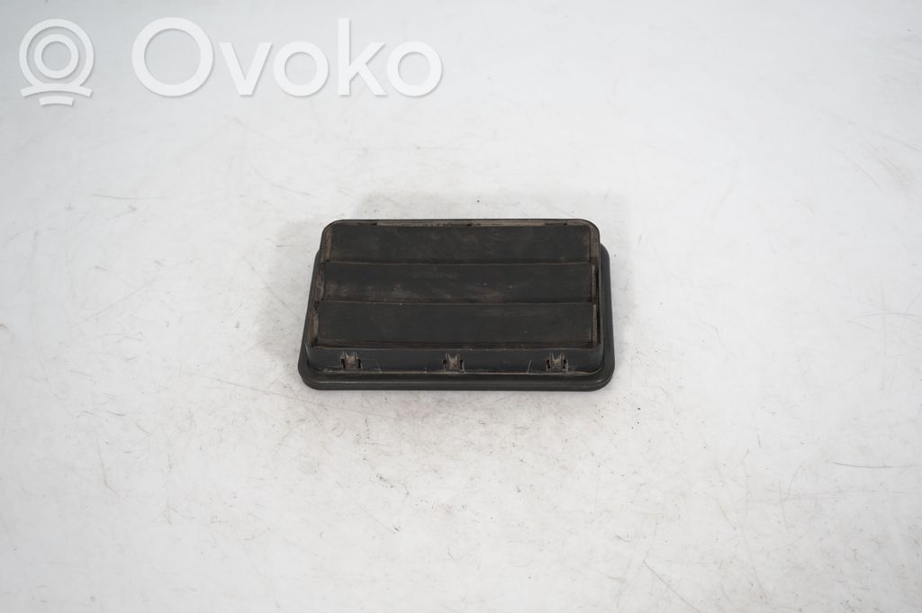 Quarter panel pressure vent (5)