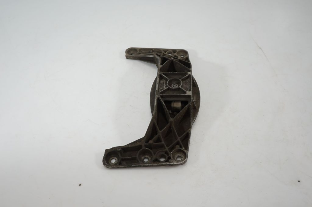 Gearbox mounting bracket (4)