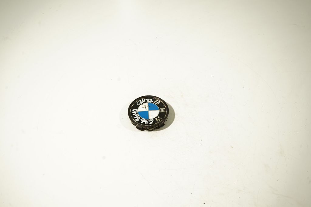 Original wheel cap (2)