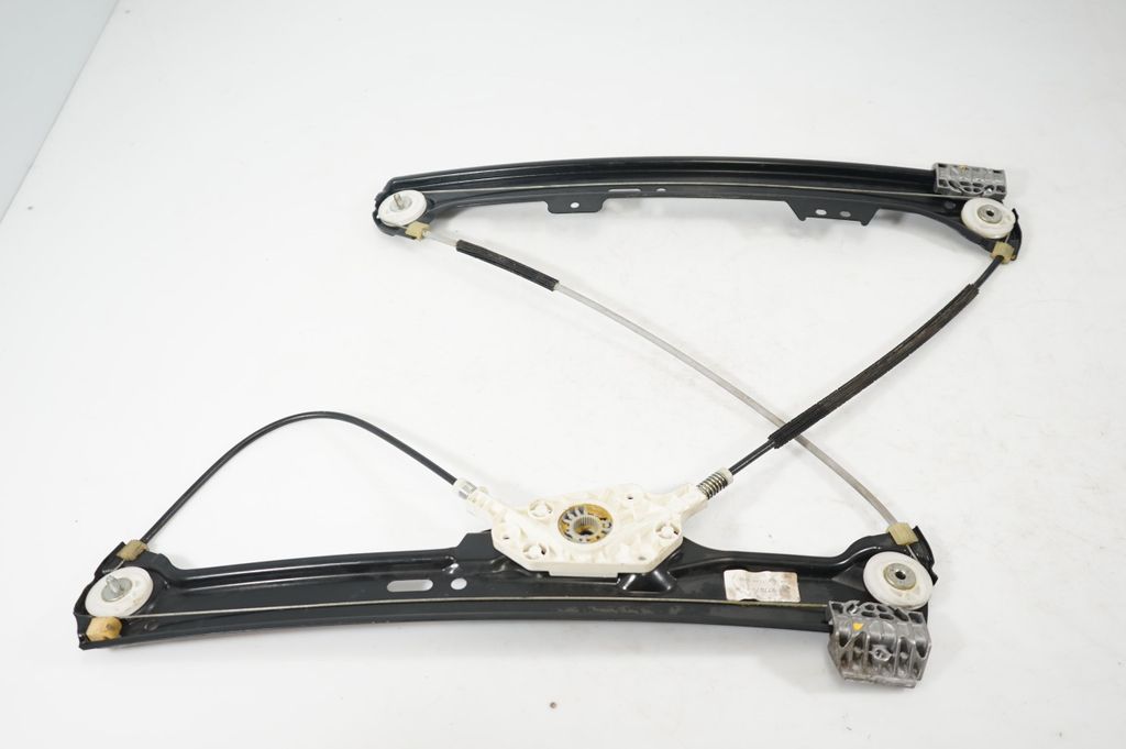 Front door window regulator with motor (5)